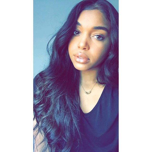 评论已关闭        查看原图       德佩拥吻丰唇美女狂秀幸福 女 